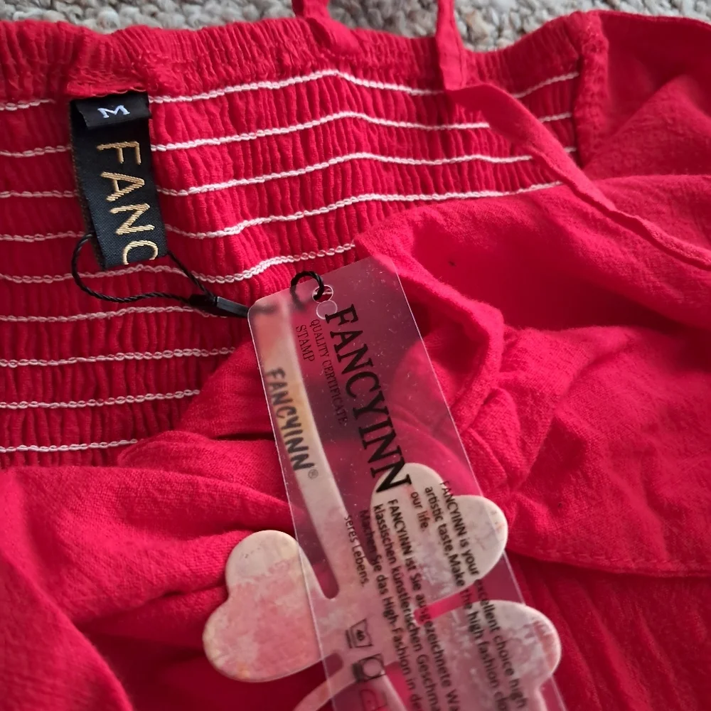 Adjustable spaghetti strap red dress - Picture 7 of 9